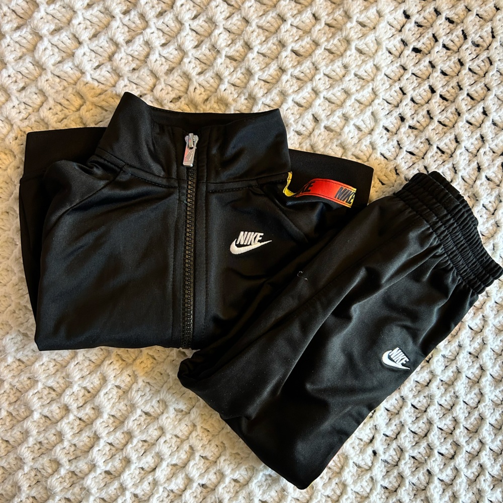 Boys Nike set